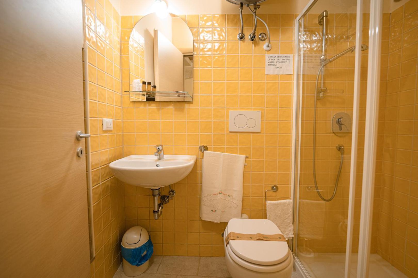 La Piccola Torre Hotel Bisceglie Phòng bức ảnh